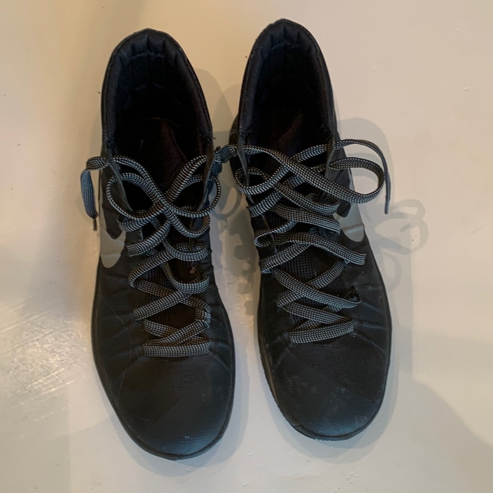 Nike hi tops black
